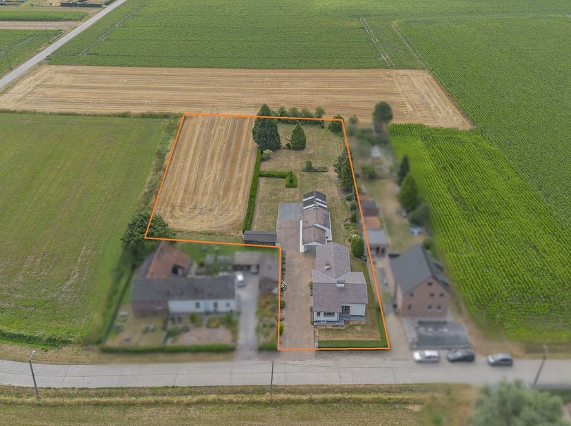 ZOTTEGEM - Rustig gelegen bungalow in het groen<br />
EERSTE BEZOEKDAG VRIJDAG 07/08 VAN 15U TOT 19U (enkel op afspraak!)<br />
Op zoek naar een wonin