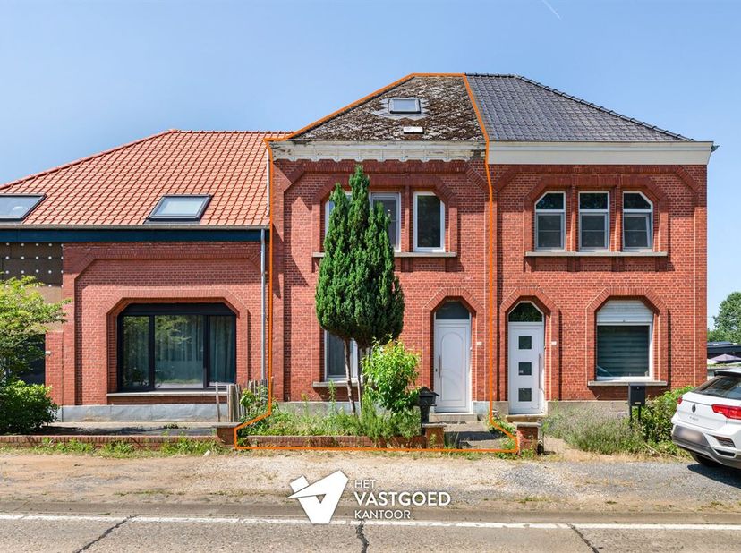 Recent gerenoveerde woning (172m²) met 3 slaapkamers en gezellige stadstuin te Molenstede.<br />
Belangrijkste troeven: <br />
- Gelegen in trajectcon