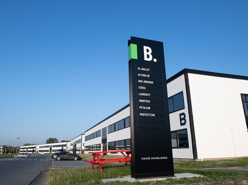 Lichte en moduleerbare kantoren te huur van 25 m² tot 1320 m² in een ideale, groene omgeving en een sfeer die een uniek en professioneel imago bevorde