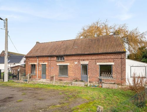                                         Woning te koop in Guignies, € 89.000
