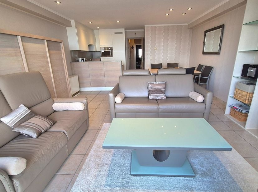 Appartement te koop in Zeedijk 200 bus 301,
                    8370 Blankenberge