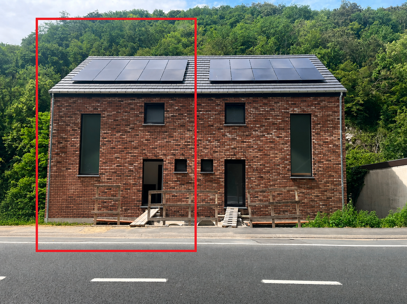Nouvelle construction sise à Dinant. <br />
Ce bien dispose de beaux espaces de vie lumineux et de deux chambres à l’étage. <br />
Celui-ci profite de