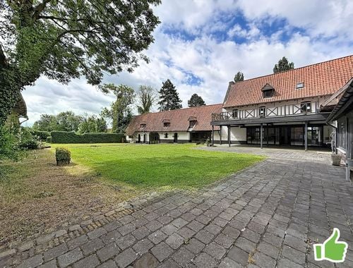                                         Complexe de bureaux à vendre à Templeuve, € 749.000
