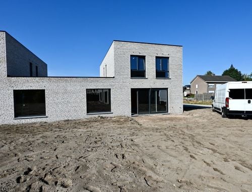                                         Eengezinswoning te koop in Weelde, € 355.000
