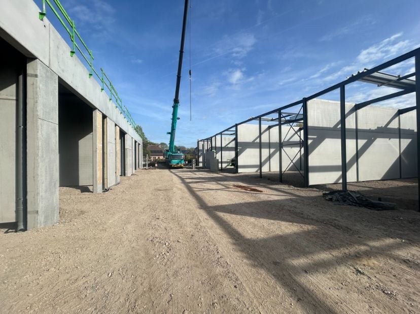 Moderne KMO-units te koop | Vanaf 112 m² – Uitbreidbaar tot grotere oppervlaktes<br />
*** 80 % VERKOCHT ***<br />
<br />
Op zoek naar een goed gelege