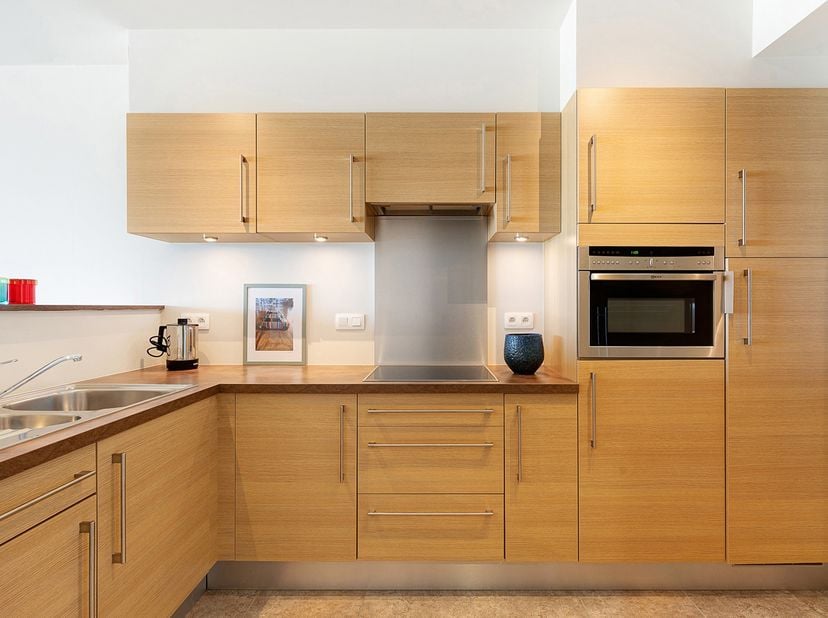 Instapklaar 2-slaapkamerappartement met frontaal zeezicht op de Zeedijk van Duinbergen<br />
Gelegen op de Zeedijk van Duinbergen, in een recent gebou