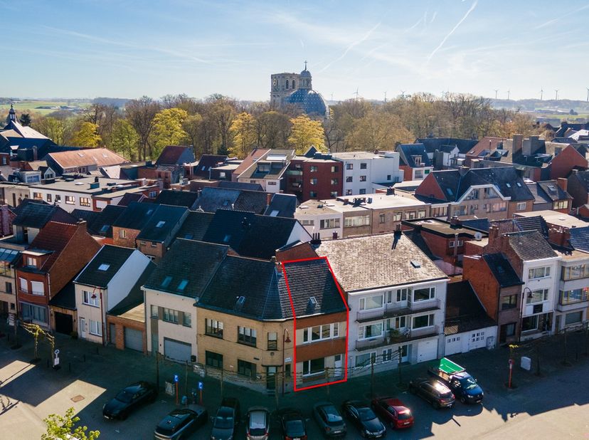 Te renoveren woning met karakter in het hart van Scherpenheuvel<br />
Bent u op zoek naar een woning die u naar eigen smaak kan opfrissen? Deze karakt