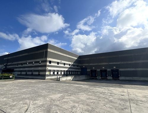                                         Bâtiment d’entreprise à louer à Waregem, € 53.250
