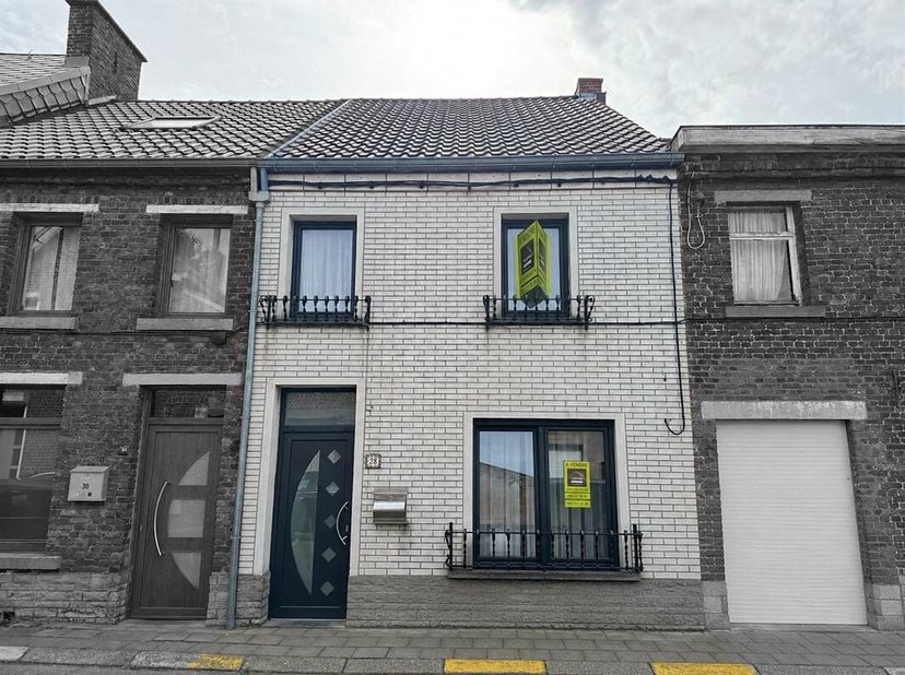 SOUS OPTION - PLUS DE VISITE - Prix: Offre à partir de 149.000 euros, frais d'agence non inclus et à charge de l'acquéreur. <br />
Maison d'habitation