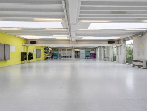                                         Handelspand met woonst te koop in Roeselare, € 630.000
