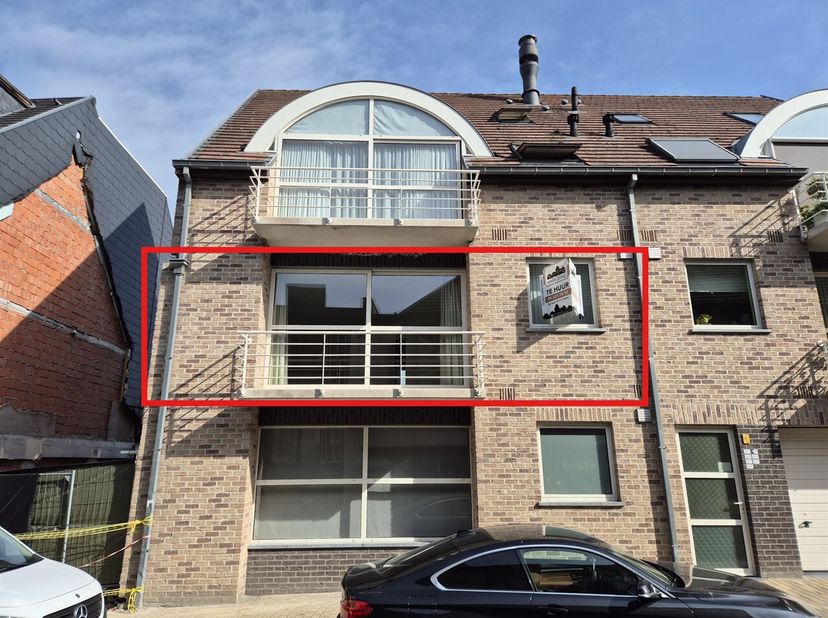 Bezoeken kunnen niet telefonisch ingepland worden, huurprofiel is verplicht:<br />
Klik op BEZOEK AANVRAGEN op onze website (www.immo-zone.be) en boek