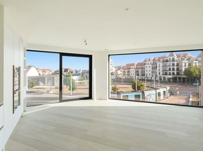 Ontdek dit mooie nieuwbouwappartement in een prestigieus gebouw met twee volwaardige slaapkamers, ideaal gelegen op een centrale locatie in Knokke, op