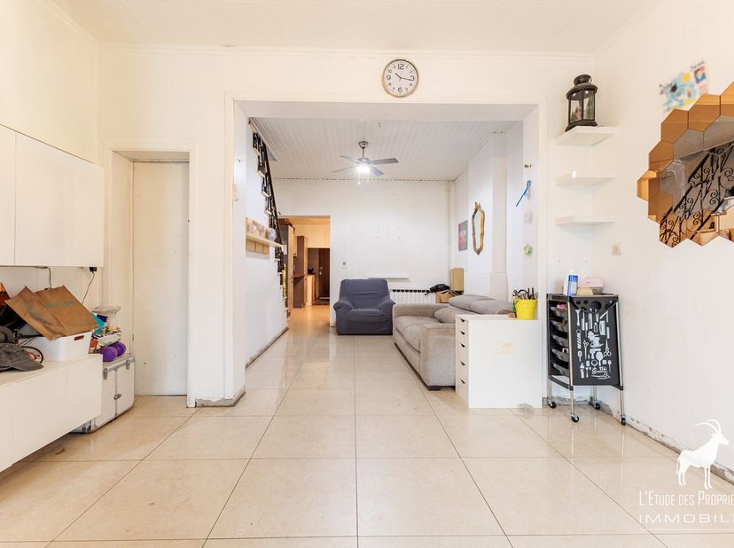 Referentie Agentschap: V6031-1763<br />
VIRTUELE RONDLEIDING: https://immo360.immo-facile.com/vtour/fr/ljhjf2<br />
Ontdek dit prachtige huis gelegen