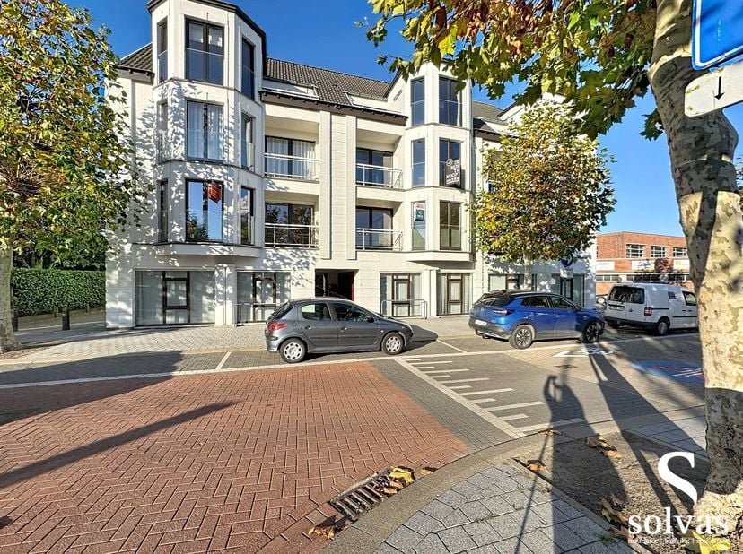 Bent u op zoek naar een stijlvol tweeslaapkamerappartement in het hart van Maldegem? Dan is dit uw kans.<br />
Ontdek dit lichtrijke en ruime appartem
