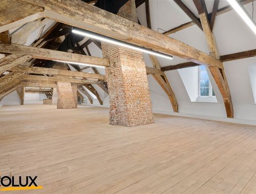                                         Complexe de bureaux à louer à Groot-Bijgaarden, € 8.699
