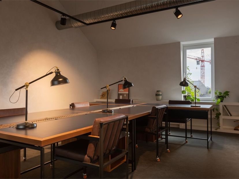 Volledig uitgeruste gemeubileerde kantoorruimte met service voor u en uw team in Regus No18 Ampla House<br />
<br />
Dit aanbod omvat een eigen kantoo