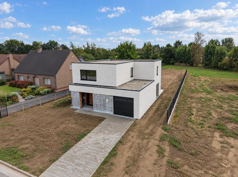 Huis te koop in Dendermondesteenweg 838,
                    9070 Destelbergen