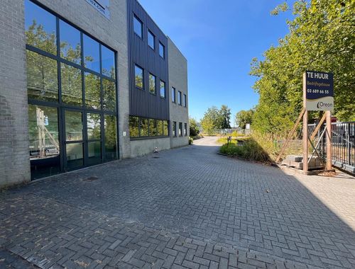                                         Bâtiment d’entreprise à louer à Mechelen, € 13.300
