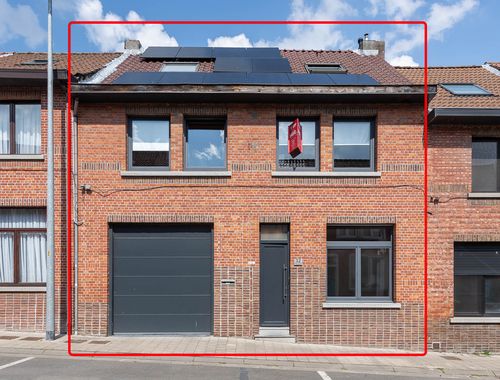                                         Maison deux facades à vendre à Kruibeke, € 300.000
