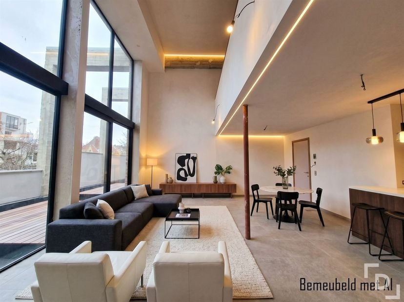 Midden in het centrum van Ieper vinden we deze prachtige duplex loft.<br />
De loft is gelegen in de Merghelynckstraat en strekt zich uit over de 2e
