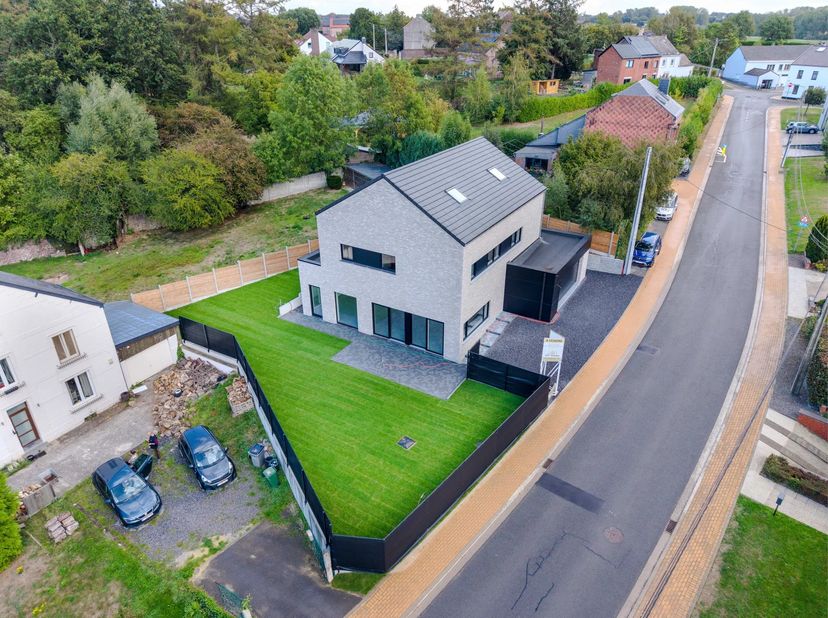 Huis te koop in ,
                    6210 Rèves