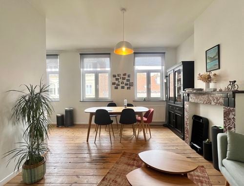                                         Appartement te huur in Elsene, € 1.050

