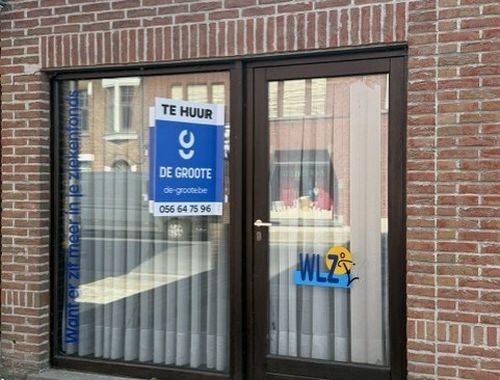                                         Entrepôt à louer à Sint-Denijs, € 150
