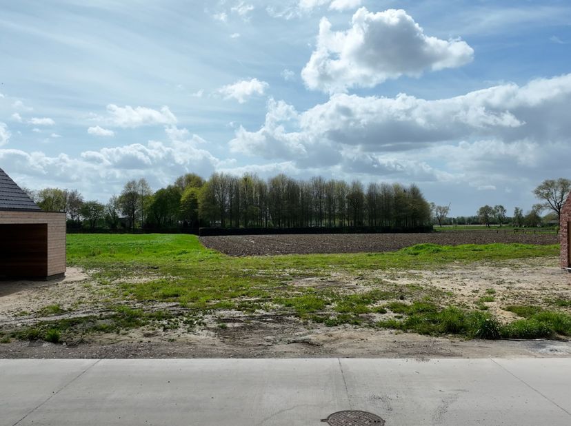Droom je van een rustige omgeving (doodlopende straat), prachtige vergezichten (agrarische gebied) en een zonnige oriëntatie op het zuiden? Dan voldoe