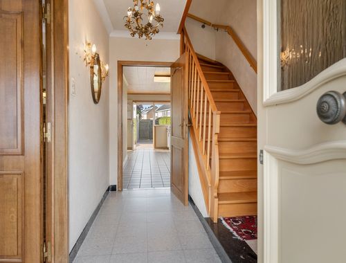                                         Eengezinswoning te koop in Sint-Pieters, € 334.000
