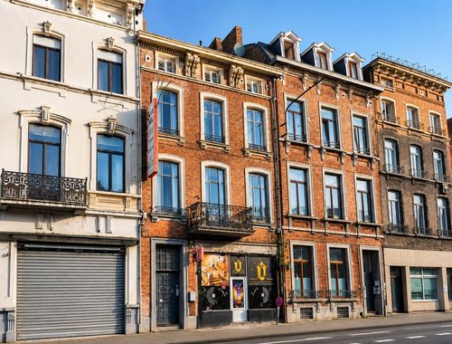                                         Appartementsgebouw te koop in Charleroi, € 300.000
