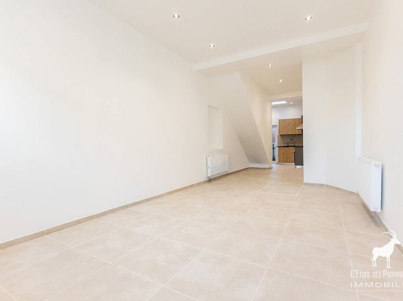 Referentie agentschap: V7170-472<br />
*** VIRTUELE RONDLEIDING: https://immo360.immo-facile.com/vtour/fr/gd6ifd***<br />
Ontdek dit prachtige huis in