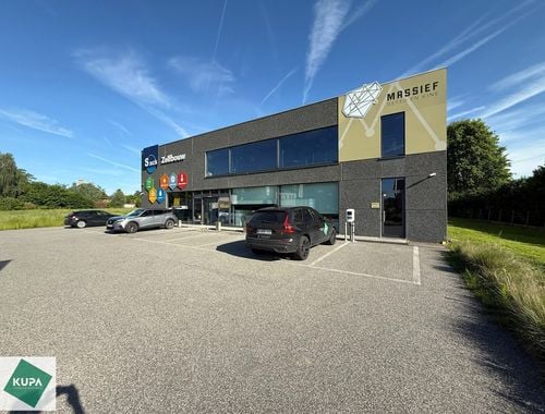                                        Handelsgelijkvloers te huur in Godveerdegem, € 5.750
