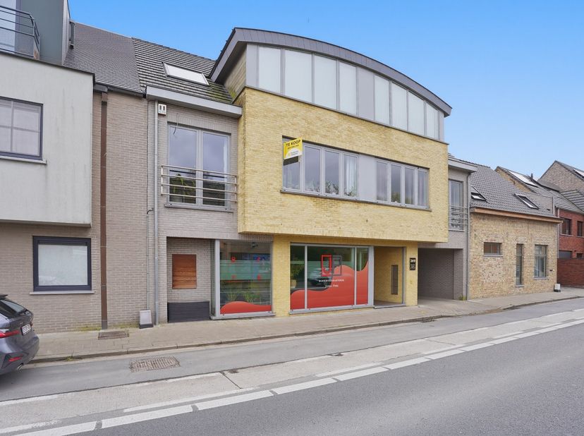Recent appartement met privatieve tuin (346m²)  en ruim terras (40m²) in het centrum van Woumen!<br />
<br />
Bent u op zoek naar een energiezuinig, i