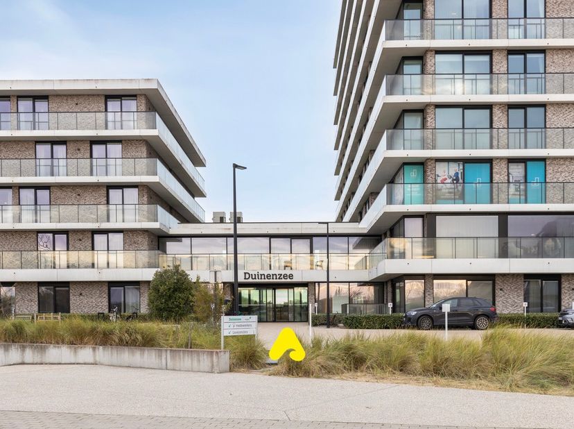 Découvrez cet appartement service une chambre prêt à emménager, avec vue sur mer et place de parking, situé dans la résidence Duinenzee.<br />
<br />