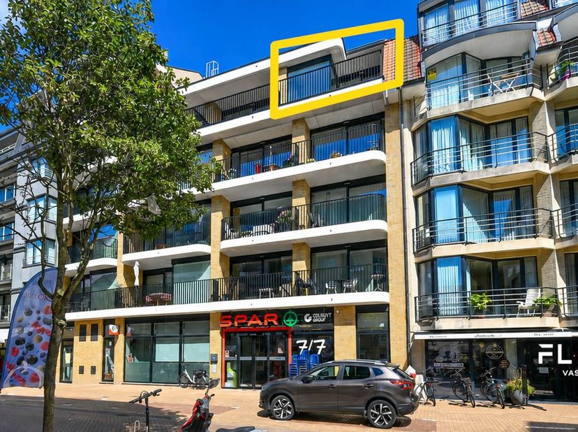 Welkom in Residentie Sara, één van de meest moderne nieuwbouwresidenties van Wenduine. Op amper 100 meter van de zee, pal in het centrum, vindt u dit