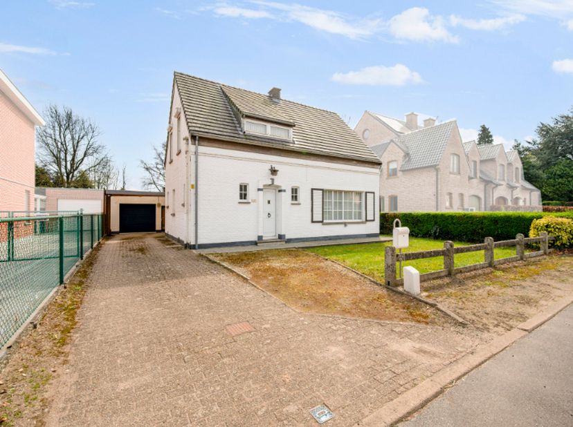 Charmant alleenstaand landhuisje&amp;nbsp; met leuke&amp;nbsp; tuin en polyvalente knap bijgebouw&amp;nbsp; &amp;nbsp;van ca. 200 m²<br />
Bij het betreden van de won
