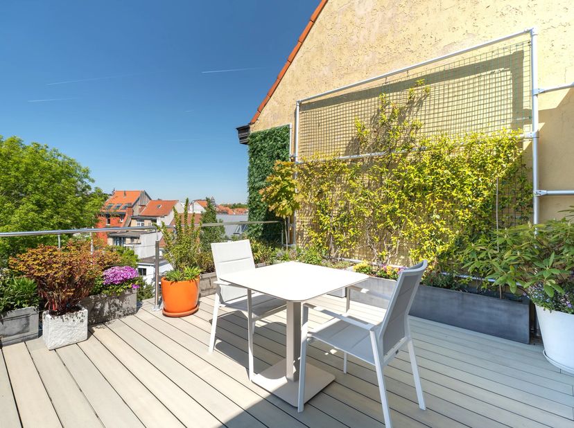 Victoire Junot vous présente, dans le très recherché quartier Lepoutre, à deux pas de la place Brugmann, ce magnifique penthouse de ± 230 m² se dévelo