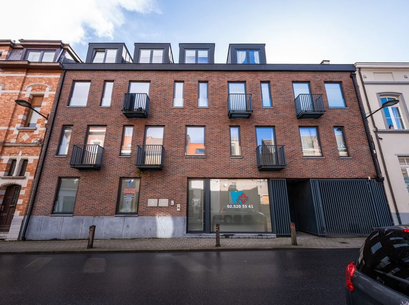 Appartement te koop in Rue de la station 113,
                    1150 Sint-Pieters-Woluwe