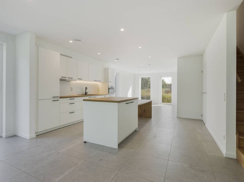 Bent u op zoek naar een recente, energiezuinige woning op een rustige locatie in Houthalen? Dan is deze prachtige BEN-woning zeker een bezoek waard.<b