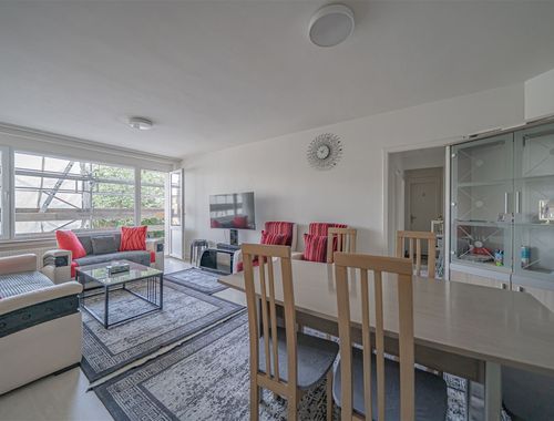                                         Appartement à vendre à Schaerbeek, € 265.000
