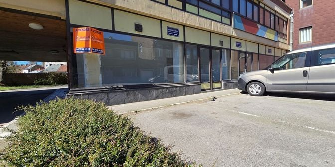 Bedrijfsvastgoed te koop in Rue d'Acoz 75, 6200 Châtelet