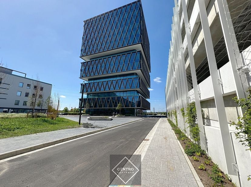 Westwing Tower werd ontworpen door het toonaangevende architectenbureau B2Ai en is BREAAM-excellent gecertificeerd !<br />
<br />
INDELING:<br />
Geli