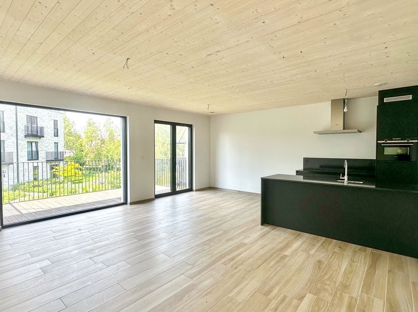 <br />
<br />
<br />
<br />
OPENDEUR OP 29 JUNI 2024! <br />
Dit tijdloze en warme appartement bevindt zich in 1 van de 3 CO2-negatieve, bijna-energie