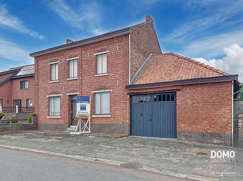 Heeft u interesse? Bekijk deze woning op onze website http://www.domovastgoed.be of contacteer ons op het nummer 011/96.49.96<br />
Karaktervolle en r
