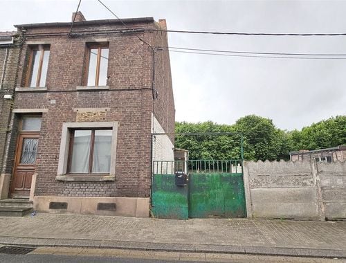                                         Eengezinswoning te koop in Quaregnon, € 70.000

