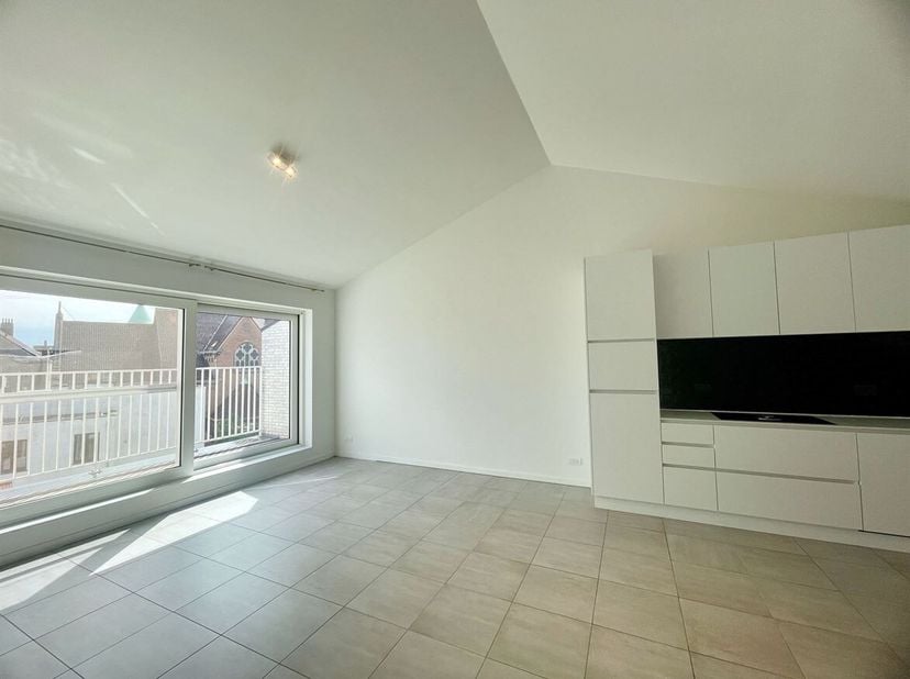 Energiezuinig 1-slaapkamerppartement op centrale locatie te huur!<br />
Ligging: Dit appartement ligt nabij het station Antwerpen-Centraal en De Conin