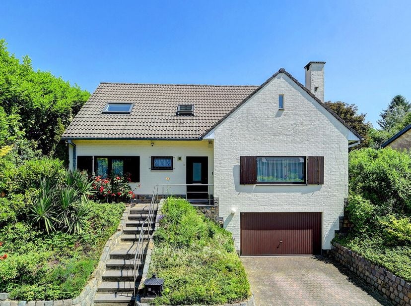 [[ DIT PAND NEEMT DEEL AAN DE ERA OPEN HUIZEN DAG OP 13/6 VAN 13:00 TOT 14:00 ]]Te koop: deze woning biedt vier comfortabele slaapkamers en twee badka