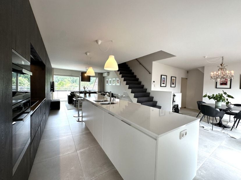 Recent gebouwd in 2017 is dit energiezuinige luxe appartement een bezoekje waard.<br />
<br />
Op het gelijkvloers wordt u verwelkomd in een ruime ink