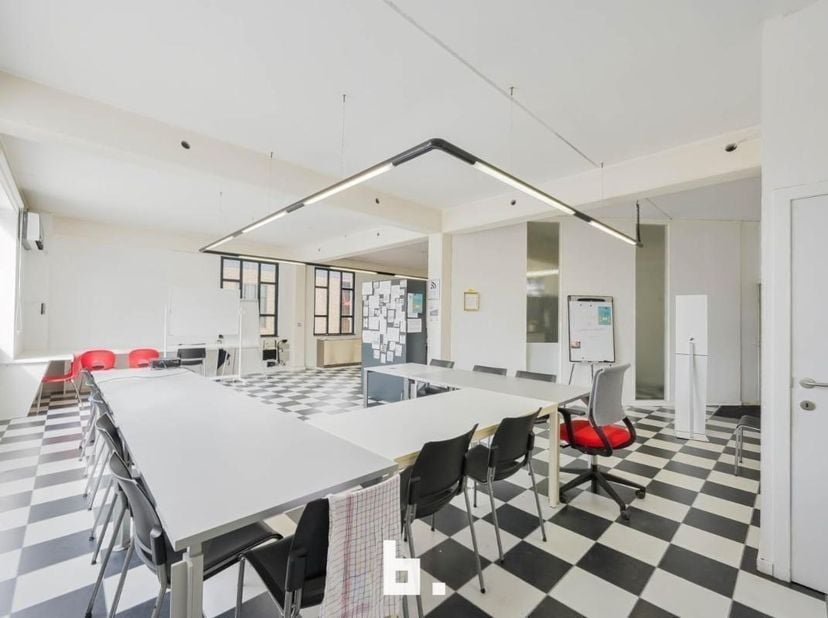 Bien professionnel à vendre à Kempenplein 19 boîte 1,
                    3910 Neerpelt