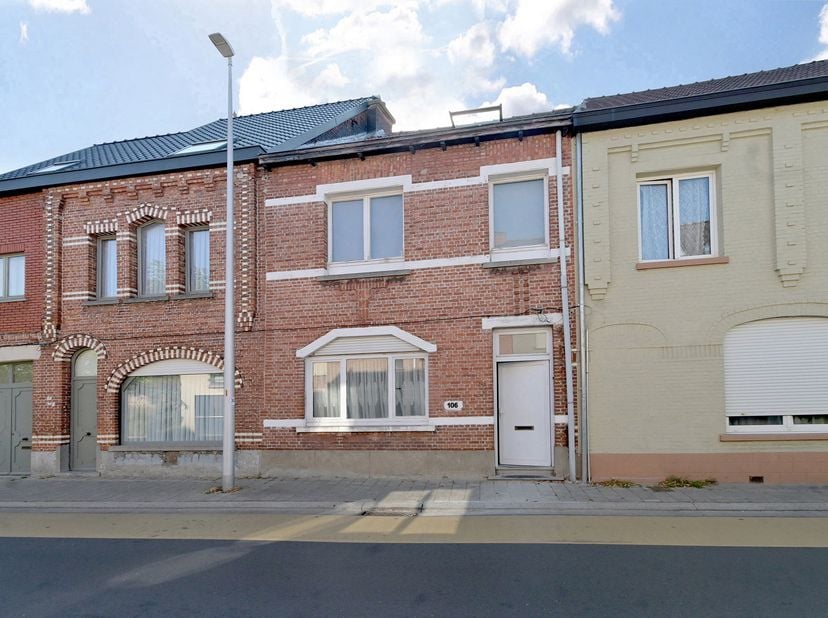 Huis te koop in Elststraat 106,
                    9240 Zele